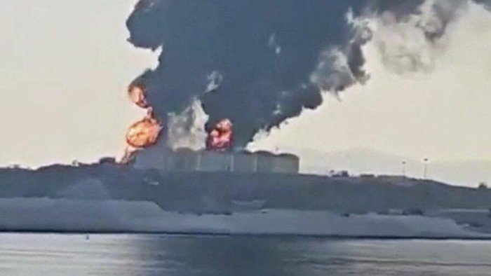 الامارات والبحرين.. الحرس الثوري يعلن استهداف منشآت أمريكية في قطاع الفولاذ والألمنيوم الامارات والبحرين.. الحرس الثوري يعلن استهداف منشآت أمريكية في قطاع الفولاذ والألمنيوم