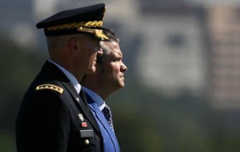البنتاغون يعلن عزل رئيس أركان الجيش الأميركي.. وإحالته إلى التقاعد فوراً