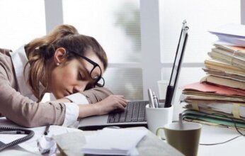 لماذا تسبب مضادات الهيستامين النعاس؟ تفسير علمي وتحذيرات طبية