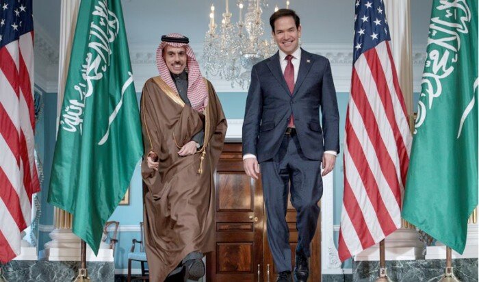 السعودية وأمريكا تبحثان إبقاء مضيق هرمز مفتوحًا وتثبيت وقف إطلاق النار في لبنان السعودية وأمريكا تبحثان إبقاء مضيق هرمز مفتوحًا وتثبيت وقف إطلاق النار في لبنان