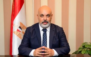 انخفاض طفيف لأسعار الذهب محليًا بالتزامن مع تراجع عالمي ملحوظ بنسبة 2.5%