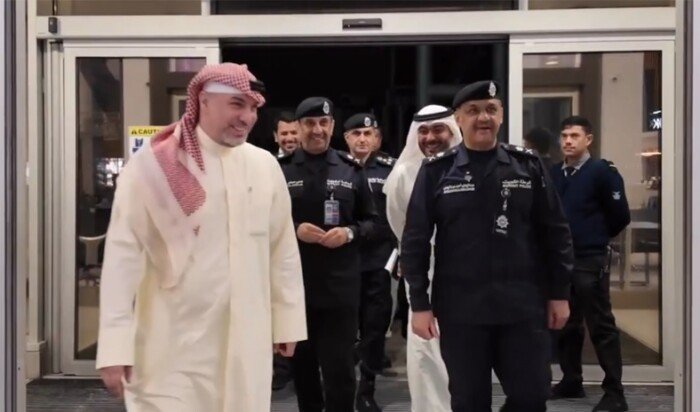 وكيل وزارة الداخلية يتفقد جاهزية مطار الكويت لاستقبال المسافرين وكيل وزارة الداخلية يتفقد جاهزية مطار الكويت لاستقبال المسافرين