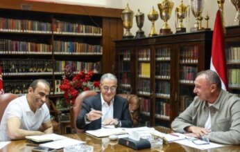 الخطيب يستعرض ملف الكرة مع ياسين منصور وعبد الحفيظ