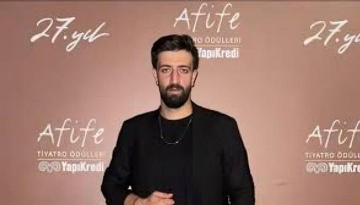 رحيل مفاجئ لنجم «حلم أشرف».. وفاة رمضان تيتيك عن 30 عامًا رحيل مفاجئ لنجم «حلم أشرف».. وفاة رمضان تيتيك عن 30 عامًا