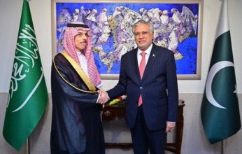 وزير الخارجية السعودي يبحث هاتفيًا مع نظيره الباكستاني مستجدات الأوضاع بالمنطقة