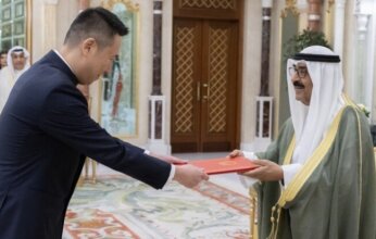 أمير الكويت يتسلّم أوراق اعتماد عدد من السفراء لدى البلاد