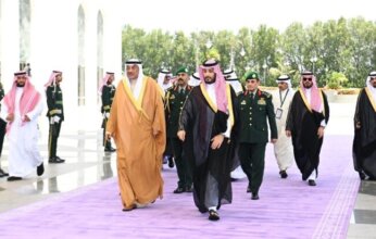 ولي العهد الكويتي يصل إلى جدة لترؤس وفد بلاده في القمة الخليجية