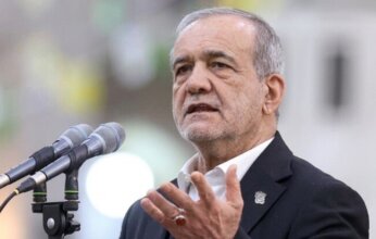 رئيس إيران يدعو مواطنيه إلى ترشيد استهلاك الكهرباء بعد أضرار في البنية التحتية