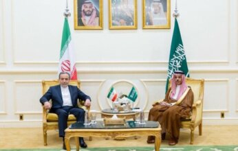 وزير الخارجية السعودي ونظيره الإيراني يبحثان سُبل الحد من وتيرة التوتر
