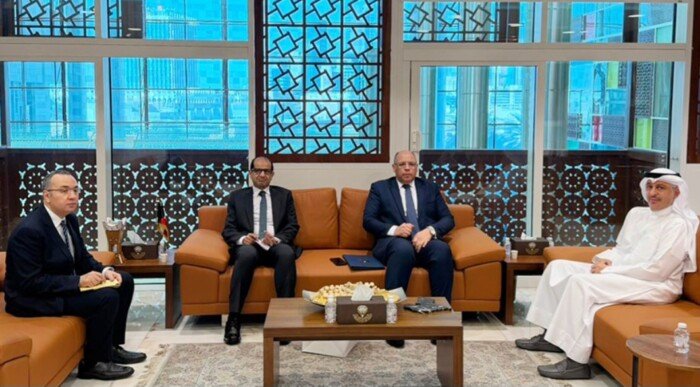 وزير التجارة والصناعة الكويتي يبحث مع سفير مصر تعزيز التعاون الاقتصادي والصناعي والاستثماري وزير التجارة والصناعة الكويتي يبحث مع سفير مصر تعزيز التعاون الاقتصادي والصناعي والاستثماري