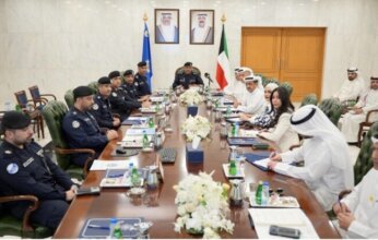 الداخلية الكويتية تبحث اتخاذ إجراءات تنظيمية لتسهيل عمل وكلاء السيارات وتسريع المعاملات المرورية