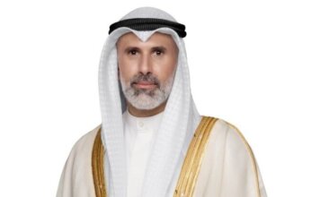 وزير الخارجية الكويتي يبحث مع نظيريه السعودي والإماراتي تطورات الأوضاع في المنطقة
