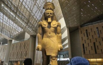 السياحة تدرس مقترح تحويل مبنى ملحق بالمتحف المصري الكبير إلى فندق سياحي