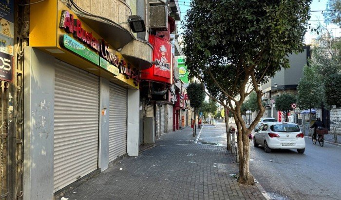 تقارير.. إضراب شامل يعم الضفة الغربية رفضاً لقانون إعدام الأسرى الفلسطينيين تقارير.. إضراب شامل يعم الضفة الغربية رفضاً لقانون إعدام الأسرى الفلسطينيين