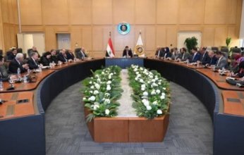 وزير الصناعة يبحث مع اتحاد الصناعات وجهاز الخدمة الوطنية سبل مضاعفة صادرات الرخام