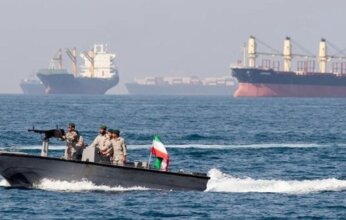 الحرس الثوري يعلن احتجاز سفينتين ونقلهما إلى السواحل الإيرانية