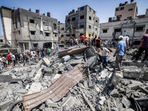 استشهاد فلسطينيين بقصف مسيّرة في مدينة غزة وإصابة شاب شمال القدس استشهاد فلسطينيين بقصف مسيّرة في مدينة غزة وإصابة شاب شمال القدس