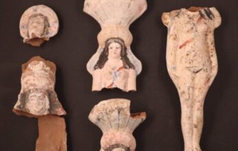 مقبرة رومانية مكتشفة حديثا في البهنسا تكشف أسرار المومياوات والألسنة الذهبية