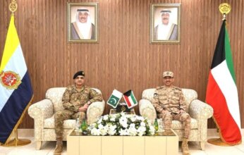 الكويت.. رئيس الأركان يبحث مع مدير عمليات الجيش الباكستاني أوجه الدفاع المشترك