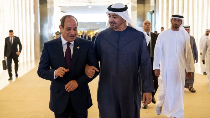 الرئيس السيسى وبن زايد يبحثان دفع العلاقات الثنائية فى المجالات التجارية والاستثمارية الرئيس السيسى وبن زايد يبحثان دفع العلاقات الثنائية فى المجالات التجارية والاستثمارية
