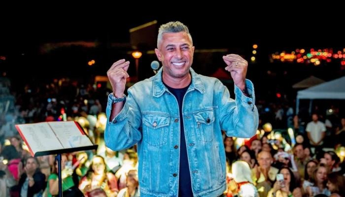 عمر العبد اللات يشعل حماس الجماهير بأغنية جديدة احتفالًا بتأهل الأردن للمونديال عمر العبد اللات يشعل حماس الجماهير بأغنية جديدة احتفالًا بتأهل الأردن للمونديال