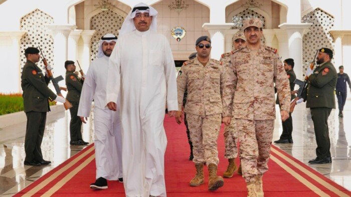 وزير الدفاع الكويتي يتوجه إلى تركيا في زيارة رسمية وزير الدفاع الكويتي يتوجه إلى تركيا في زيارة رسمية