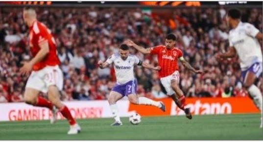 مواجهات الحسم تشتعل الليلة في الدوري الأوروبي.. وأستون فيلا أمام مهمة صعبة ضد نوتينجهام فورست مواجهات الحسم تشتعل الليلة في الدوري الأوروبي.. وأستون فيلا أمام مهمة صعبة ضد نوتينجهام فورست