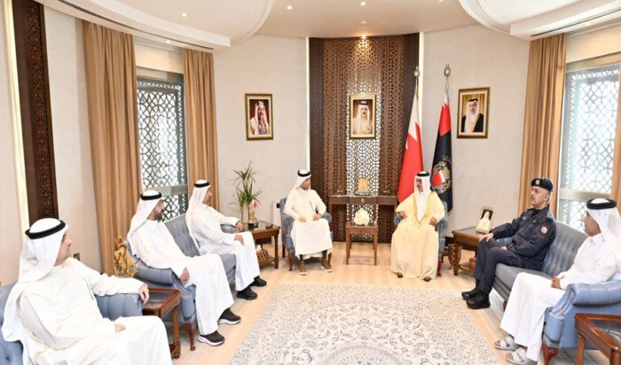وزير الداخلية البحريني يبحث مع وفد أمني كويتي تعزيز التعاون المشترك بالمنامة وزير الداخلية البحريني يبحث مع وفد أمني كويتي تعزيز التعاون المشترك بالمنامة
