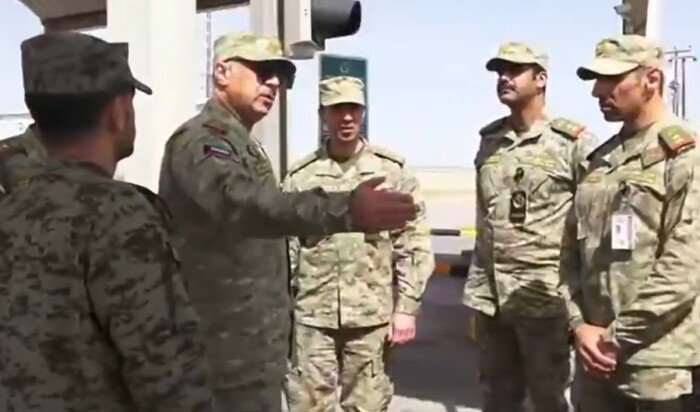 الكويت: وكيل الحرس الوطني يؤكد رفع الجاهزية وتعزيز التنسيق الميداني الكويت: وكيل الحرس الوطني يؤكد رفع الجاهزية وتعزيز التنسيق الميداني