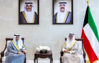 الكويت.. وزير الخارجية يبحث مع الأمين العام لمجلس التعاون تعزيز مسيرة العمل الخليجي