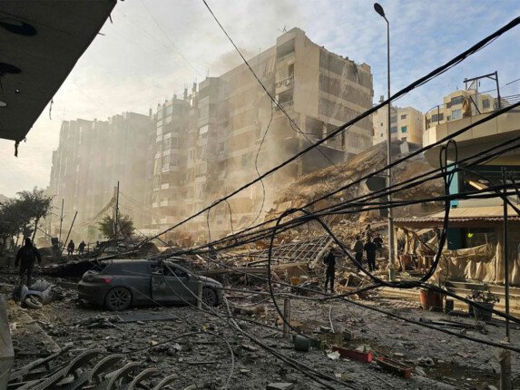 مقتل 12 شخصا وإصابة 17 آخرين جراء غارتين إسرائيليتين على جنوب وشرق لبنان مقتل 12 شخصا وإصابة 17 آخرين جراء غارتين إسرائيليتين على جنوب وشرق لبنان