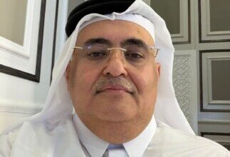 الدولار والتوترات الجيوسياسية يضعان الذهب في دائرة التقلبات العالمية.. خبير اقتصادي يكشف التفاصيل