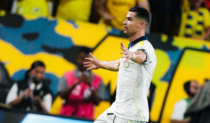 بثنائية رونالدو.. النصر يتوج رسميًا بلقب الدوري السعودي بثنائية رونالدو.. النصر يتوج رسميًا بلقب الدوري السعودي