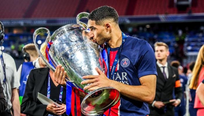 حكيمي يكتب التاريخ الأوروبي.. نجم المغرب يعادل رقم إيتو بثلاثية دوري الأبطال حكيمي يكتب التاريخ الأوروبي.. نجم المغرب يعادل رقم إيتو بثلاثية دوري الأبطال