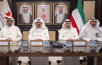 رئيس الوزراء الكويتي يتفقد مطار الكويت الدولي ويشيد بجهود التأهيل والإصلاح