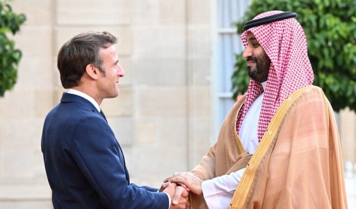 السعودية.. ولي العهد والرئيس الفرنسي يبحثان تطورات الأوضاع في المنطقة السعودية.. ولي العهد والرئيس الفرنسي يبحثان تطورات الأوضاع في المنطقة