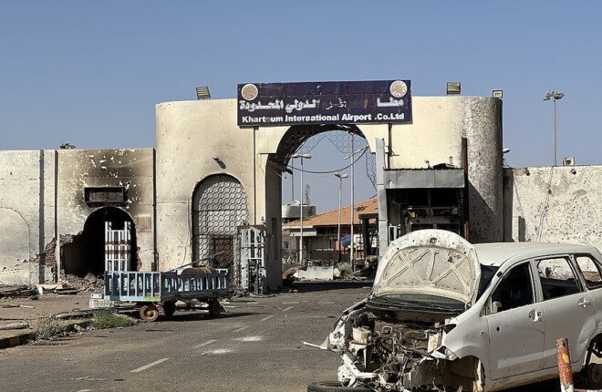 تحذير أمريكي عاجل لرعاياها في السودان عقب قصف مطار الخرطوم تحذير أمريكي عاجل لرعاياها في السودان عقب قصف مطار الخرطوم