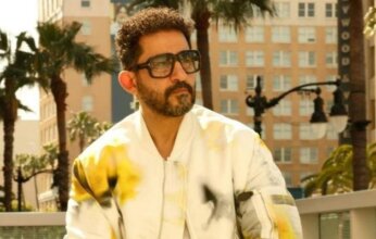 لحظات مؤثرة في جنازة والدة الفنان أحمد حلمي.. ماذا حدث؟