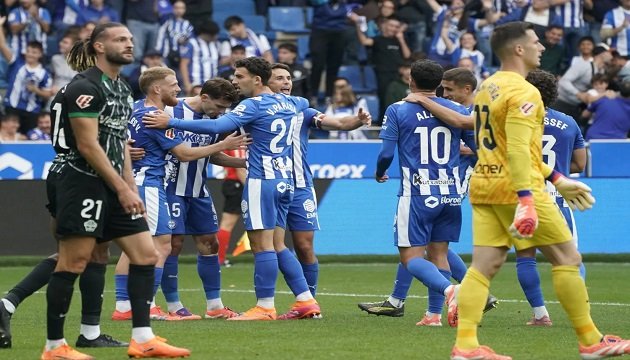 بث مباشر.. شاهد مباراة إلتشي وديبورتيفو ألافيس في الدوري الإسباني بث مباشر.. شاهد مباراة إلتشي وديبورتيفو ألافيس في الدوري الإسباني