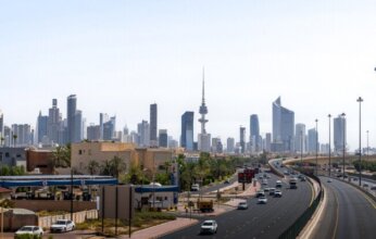 طقس الكويت المتوقع اليوم الأحد.. حار ومغبّر مع فرصة لأمطار خفيفة خلال النهار.. معتدل وغائم ليلاً