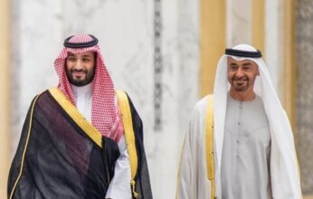 ولي العهد السعودي والرئيس الإماراتي يستعرضان هاتفياً المستجدات الإقليمية