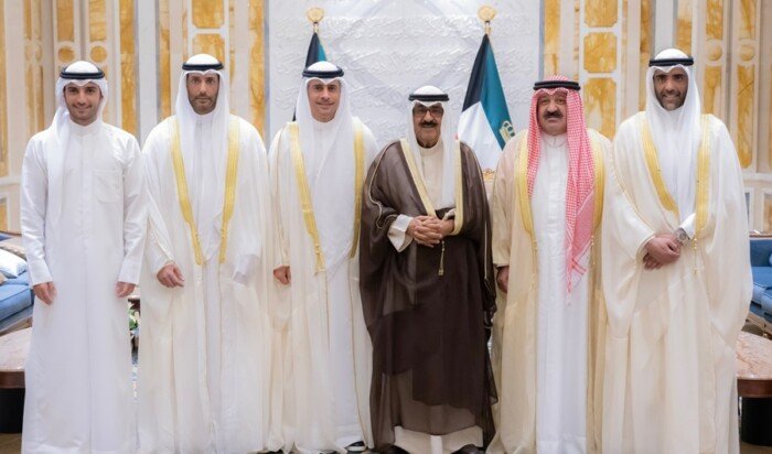 الشيخ مشعل الأحمد يهنئ نادي الكويت بحصوله على كأس «التحدي الآسيوي» الشيخ مشعل الأحمد يهنئ نادي الكويت بحصوله على كأس «التحدي الآسيوي»