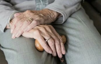 دراسة روسية تكشف تغيرات مبكرة في خلايا المناعة مع التقدم في العمر