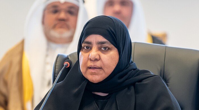 مرسوم أميري بتعيين عواطف السند وكيلاً لوزارة العدل بدرجة وكيل وزارة مرسوم أميري بتعيين عواطف السند وكيلاً لوزارة العدل بدرجة وكيل وزارة