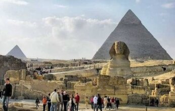 «لو فيجارو»: استثمارات سياحية ومطارات مطورة تعزز خطة مصر لاستقطاب 30 مليون سائح بحلول 2030