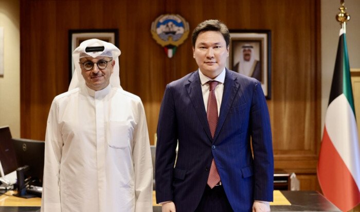 وزير الكهرباء الكويتي يبحث مع سفير كازاخستان تعزيز التعاون في الطاقة والمياه ودعم التنمية المستدامة وزير الكهرباء الكويتي يبحث مع سفير كازاخستان تعزيز التعاون في الطاقة والمياه ودعم التنمية المستدامة
