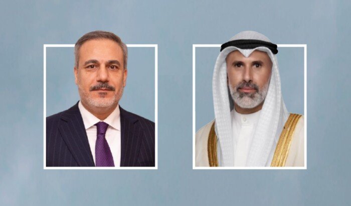وزير الخارجية الكويتي يبحث هاتفيّاً مع نظيره التركي آخر التطورات في المنطقة وزير الخارجية الكويتي يبحث هاتفيّاً مع نظيره التركي آخر التطورات في المنطقة
