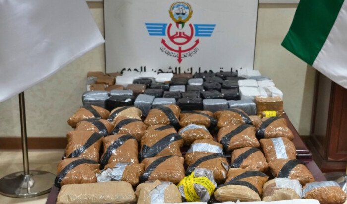 الجمارك الكويتية تحبط تهريب 86 كيلوغراماً من المخدرات عبر الشحن الجوي الجمارك الكويتية تحبط تهريب 86 كيلوغراماً من المخدرات عبر الشحن الجوي