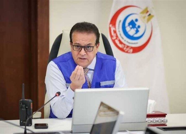 وزير الصحة يبحث مع مسئولي شركتين عالميتين نقل تكنولوجيا تصنيع كواشف فصائل الدم لمصر وزير الصحة يبحث مع مسئولي شركتين عالميتين نقل تكنولوجيا تصنيع كواشف فصائل الدم لمصر