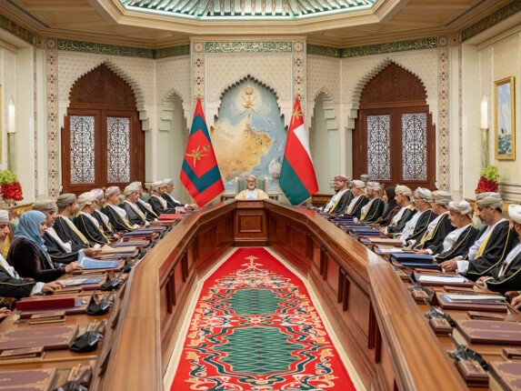 سلطنة عمان ترحب بإعلان الاتفاق بين أمريكا وإيران وتؤكد التزامها بسلامة وأمن الملاحة البحرية وحرية العبور في مياهها الإقليمية بمضيق هرمز